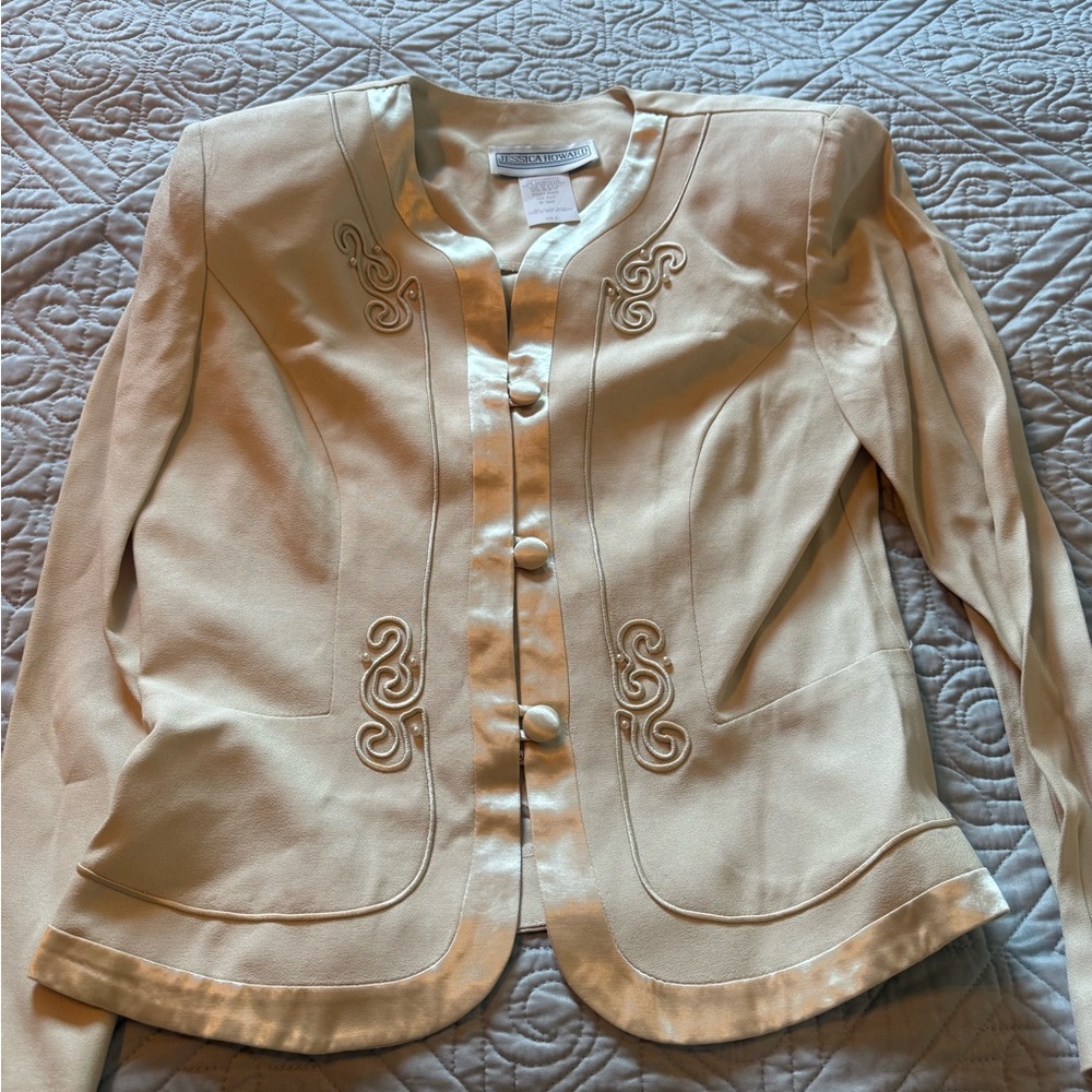 Vintage Elegant Cream Two-Piece Suit - Picture 8 of 9